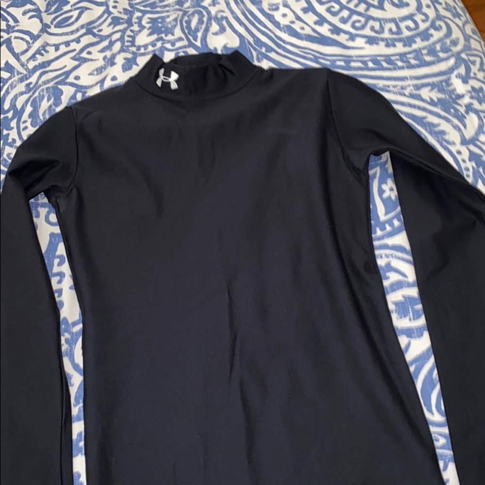 Long sleeve under armour shirt